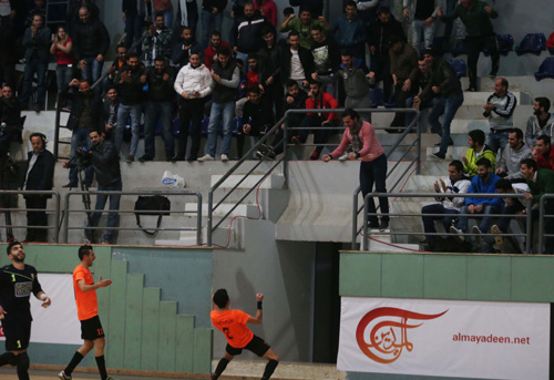 الميادين يُعادل بنك بيروت 1-1 في نهائي الصالات